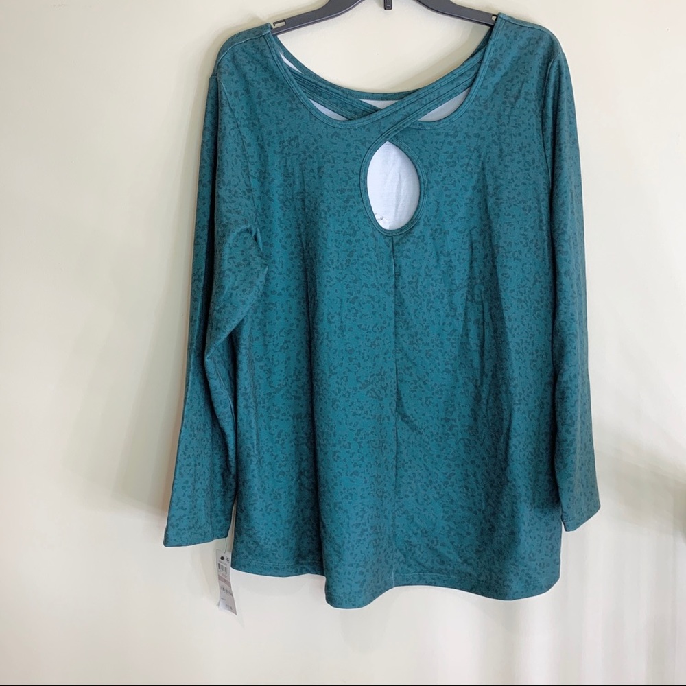 Ideology Plus Size Criss-Cross Workout Top Green - Picture 5 of 7